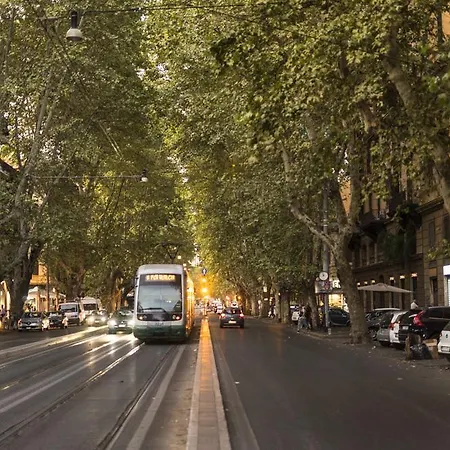 Trastevere Corner Eight بيت ضيافة