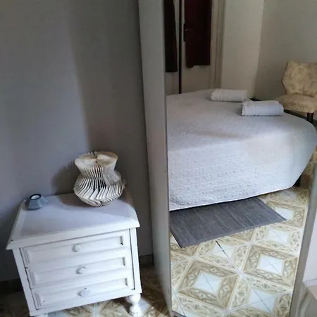 Trastevere Corner Eight بيت ضيافة