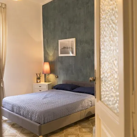 Trastevere Corner Eight Rom